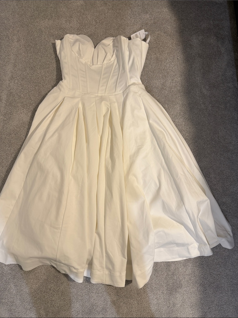 Strapless Ivory Full-Skirt Dress with Structured Bodice